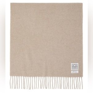 Toteme beige classic scarf